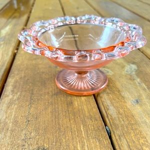 Pink depression glass bowl scalloped edge